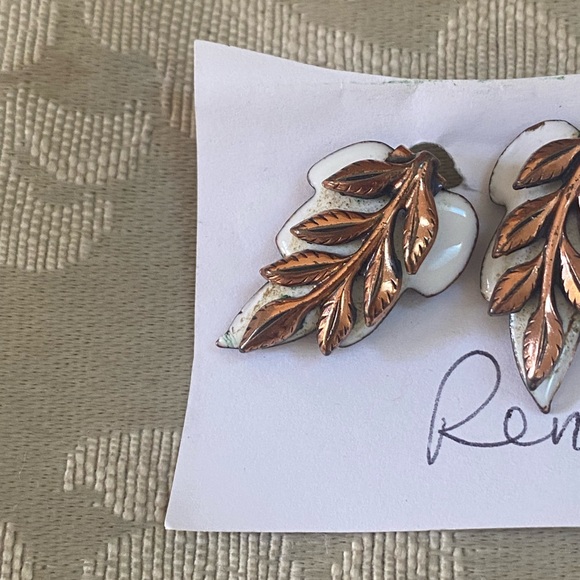 Renoir Matisse clip on Earrings - Picture 2 of 7